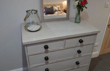 Newly renovated 2-bed bungalow - Photo 3