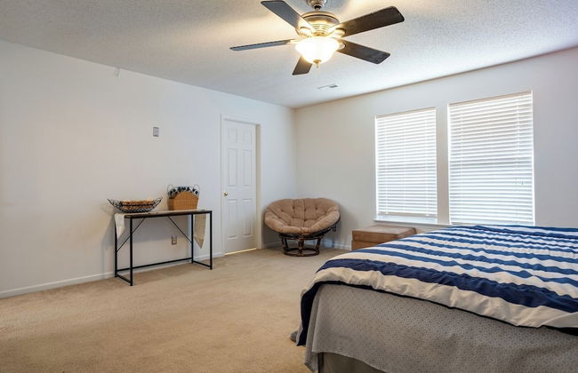 Spacious 4BR Home With Pool in Indianapolis - Foto 48