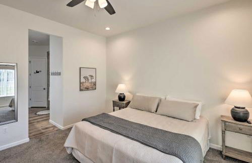 Bright Home with Yard, 4 Mi to Colorado River! - Foto 13