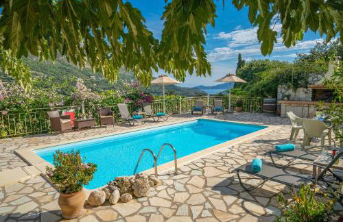 Villa Regina -Hidden Eden with Treehouse & Heated Pool - Foto 12