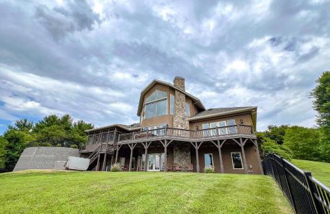 Mount Ever After - Photo 1