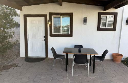 3 Bedroom, 2 Bath Whole House, ASU, Tempe, Scottsdale on Light Rail - Photo 5