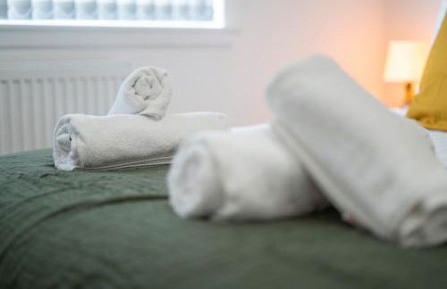 2 Bedroom Apartment-Free Parking-by Holiday Homes - Foto 17