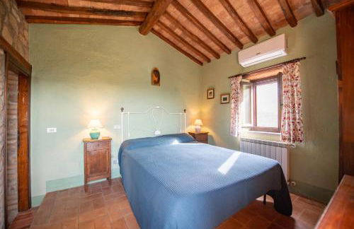 PODERE TORRICELLE 69B Pancole Gr, seaview infinity pool, jacuzzi, sauna, exclusive villa with 2 bedrooms for 4 - If you total 5 or 6 people there is an independent suite in main villa with private ensuite bathroom, kitchenette and garden dining area - Foto 46