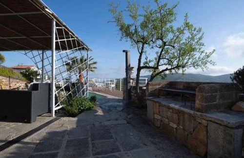 Villa con Piscina, Ac nelle 2 camere da letto, Palestra e vista su mare e monti - Foto 9