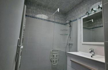 T2 Vue Mer avec Grande Terrasse & Parking 4 min Plage - SpiritofFamily06 - Foto 8