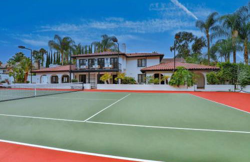Sherman Oaks Tennis Estate with Pool + Spa - Foto 2