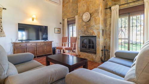 4 Bedroom Stunning Home In Guillena - Photo 4