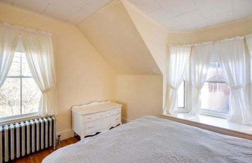 Walk to Downtown Saco from Cozy Coastal Apt - Photo 22