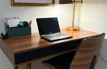 Modern 3 bedroom home downtown Forest city outstanding backyard, pet friendly - Foto 9