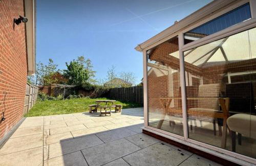 Gt. Marlow TownHouse- Families, Pets & Contractors - Photo 2