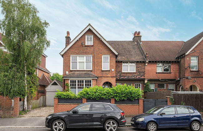 Chic and Colourful Family Home by Underthedoormat - Foto 61