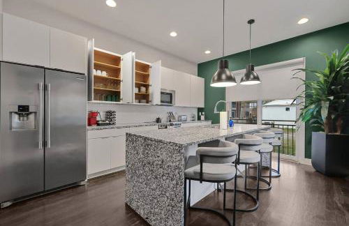 Modern Luxe Townhome with Rooftop Cinema - Foto 50