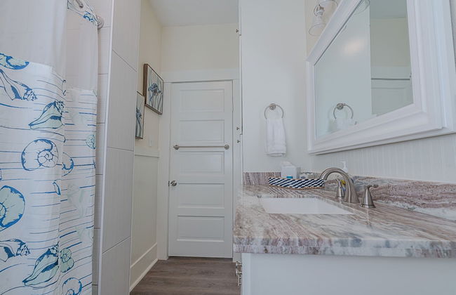 Uptown Cottage 2 Minutes to The Strand and Utmb - Foto 26