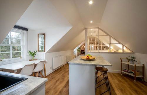 Modern and Stylish WoodHous - Photo 21