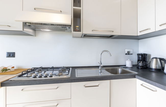 2 bedroom Apartment in Cipressa with swimming pool and garden - Photo 17