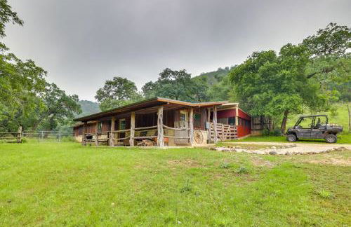 Rural and Horse-Friendly Cabin about 24 Mi to Bandera! - Foto 22