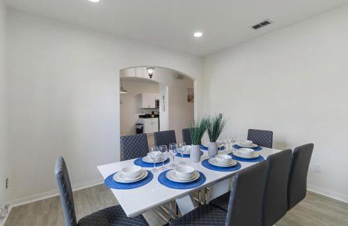 5/3 Pool Home Located in Sunset Ridge Community! - Foto 2