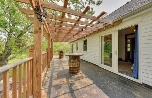 Pistakee Lake Estate with Boat Dock and Hot Tub! - Foto 16