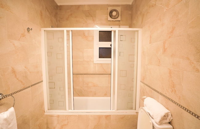 Ivory Petal Bliss 2BR Apt - Foto 43