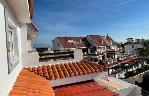 This spectacular 3-bedroom apart - Photo 17