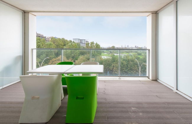 South Facing Apartment With Terrace - Photo 11