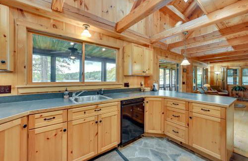 Lakefront Westhampton Cabin with Beach and Kayaks! - Foto 11