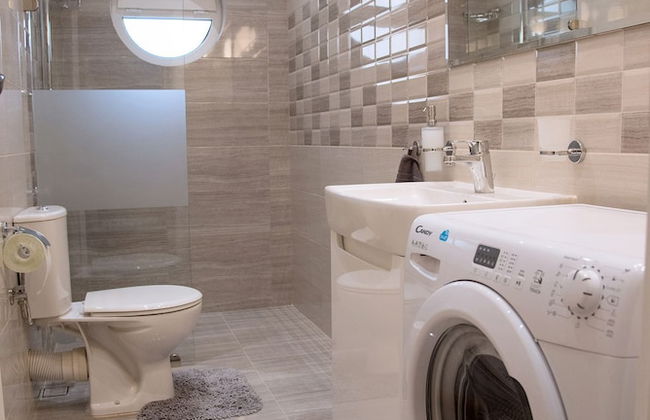 The North Tower Apartment - Photo 33