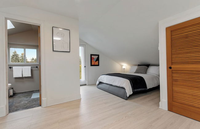 Joyful Kirkland Home, Near Beach, Hot Tub & AC - Photo 7