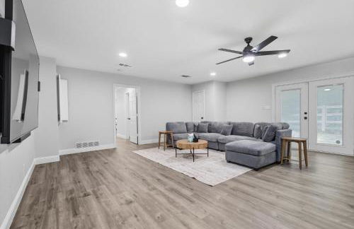 5BD Modern Farmhouse Retreat Sleeps 12 - Photo 20