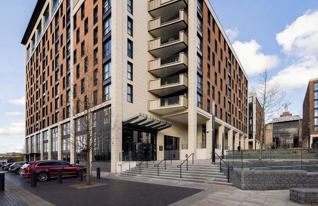 Leeds Centre by Charles Hope - Photo 26