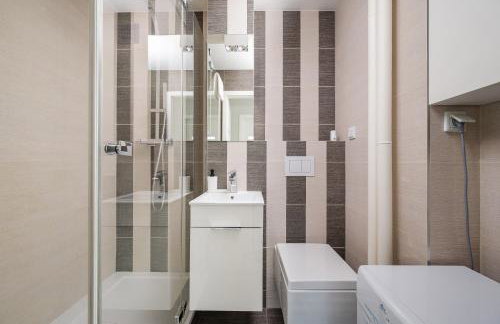 Rondo ONZ Modern Apartment by BookingHost - Foto 15