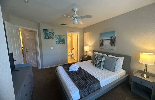 Charming Townhouse Near Disney - Photo 37