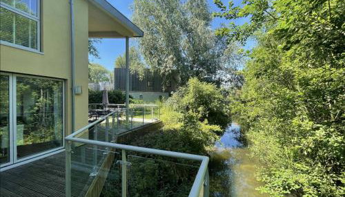 Modern contemporary home in beautiful setting - Foto 3