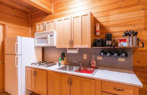 Cabin #1 Buffalo Herd -Pet Friendly - Sleeps 6 - Playground & Game Room - Foto 17