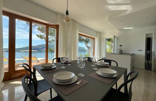 Modern and Elegant apartment with a spacious sea view terrace overlooking Palmaria Island Bright designer interiors Fully equipped Up to 6 guests Private parking Aircon All the comforts for a perfect stay - Foto 15