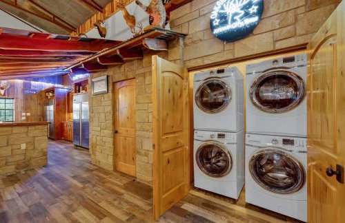 Oakridge Ranch: Pool + Hot-tub, Pickleball Court, Whiskey & Wine Room - Foto 116