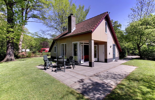 Cozy Holiday Home with Garden near Zwolle - Photo 25