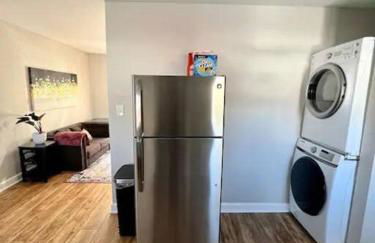 Gated 2BR Condo I 5 min Uptown - Foto 15