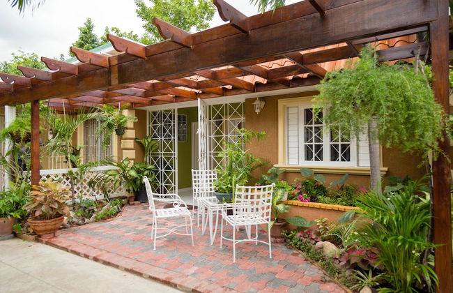 Centrally Located Guest Apartments III - Photo 17