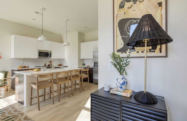 Sleeps 24! 3 Modern 4bdr Townhomes w/ Covered Patios Nashville Group Retreat - Foto 6