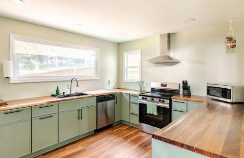 Family A-Frame, HotTub, FirePit, ClimbingWall, EVCharger, & More - Photo 23