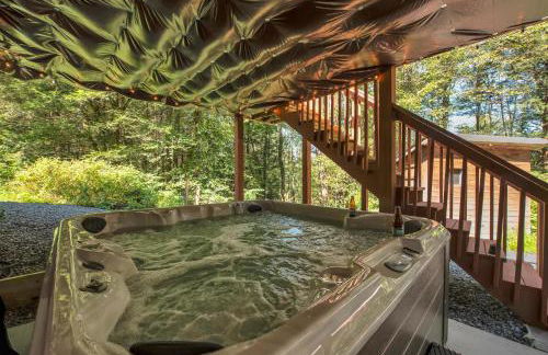 Secluded Log Cabin with Hot Tub Fire Pit Game Room - Foto 4