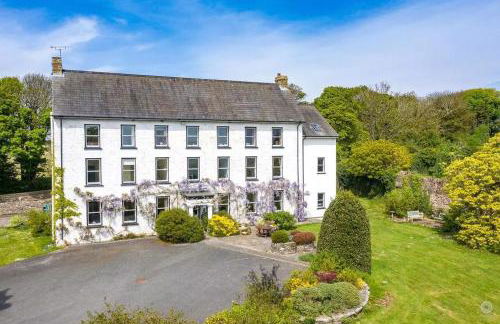 Cuffern Manor - Foto 1