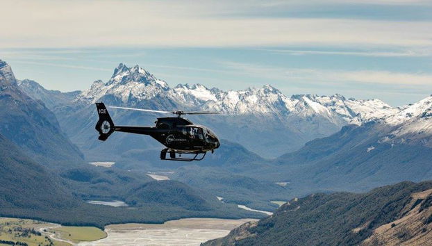 Milford Sound und Middle Earth Wasserfälle Heli Hike Tour - Foto 3
