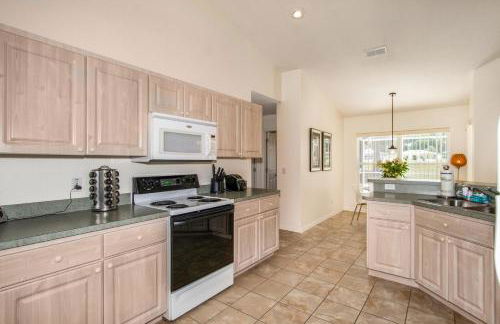 Van Ness Poolhome - Lake access 2mi - Photo 15