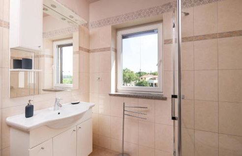 Awesome Home In Sumber - Foto 50