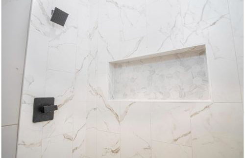 Inviting 4br/2ba Near Downtown & Riverwalk - Foto 14