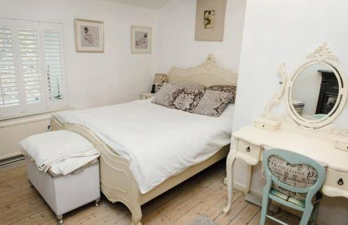 1800 Period Grade 2 Listed Cottage Addingham - Photo 21