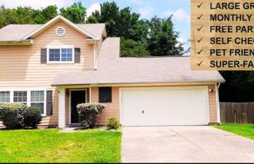 Enjoy Vacation in a Quiet Area with Huge Backyard - Foto 1